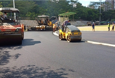 運動場瀝青基礎(chǔ)混凝土工程